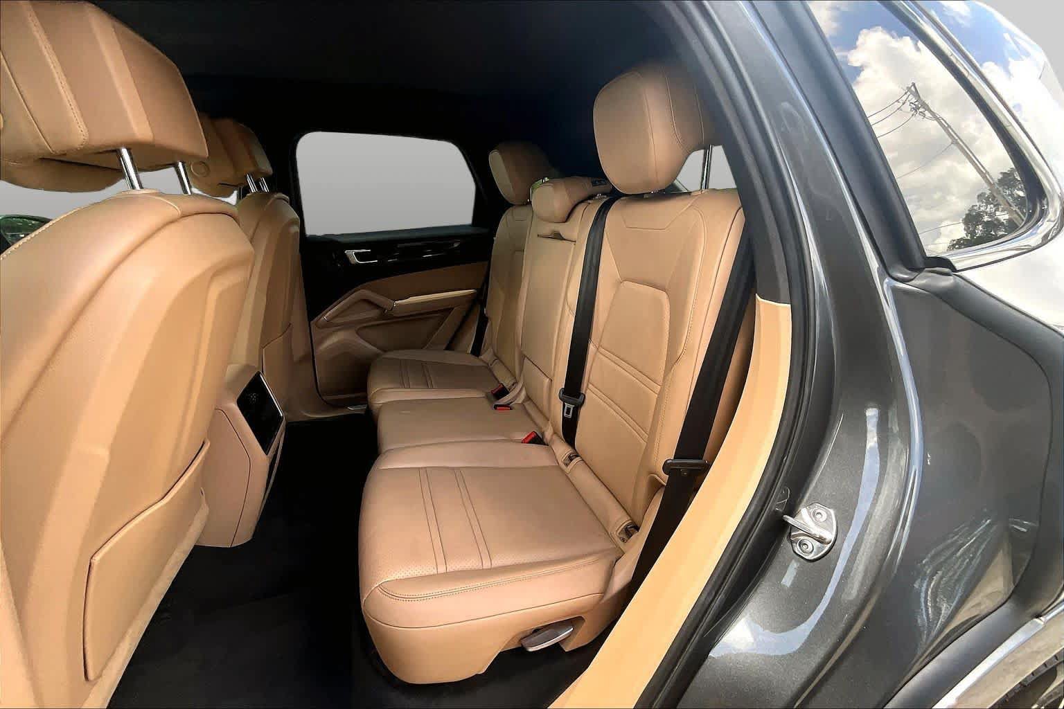 Used 2019 Porsche Cayenne AWD/4WD image 21
