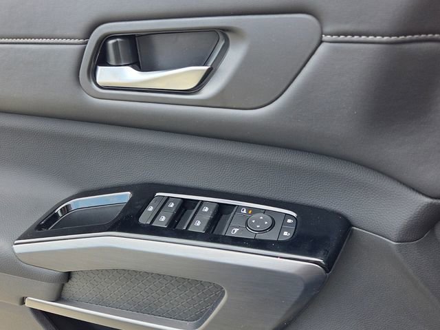 New 2026 Nissan Pathfinder SL image 29