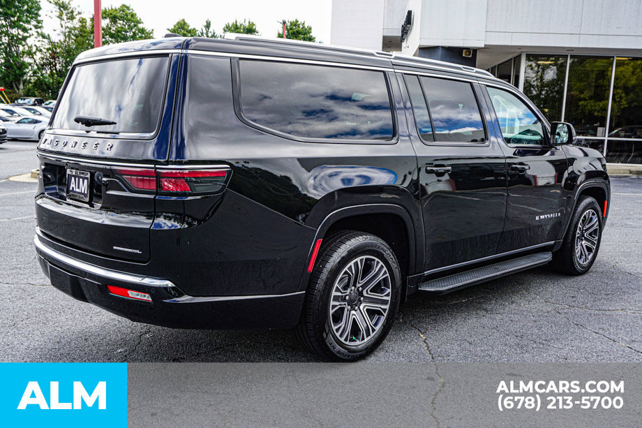 Used 2023 Jeep Wagoneer L Series II AWD/4WD image 5