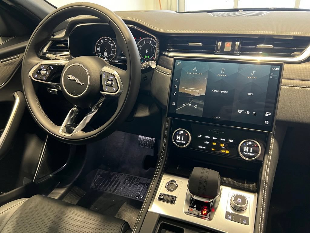 New 2025 Jaguar F-PACE R-Dynamic S AWD/4WD image 14