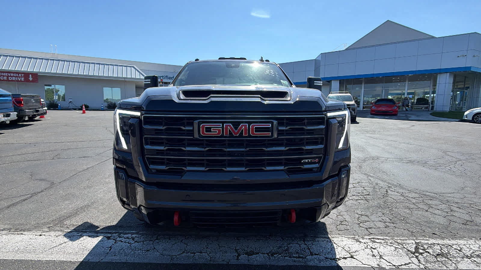 Used 2024 GMC Sierra 2500 AT4 w/ AT4 Premium Plus Package AWD/4WD image 2