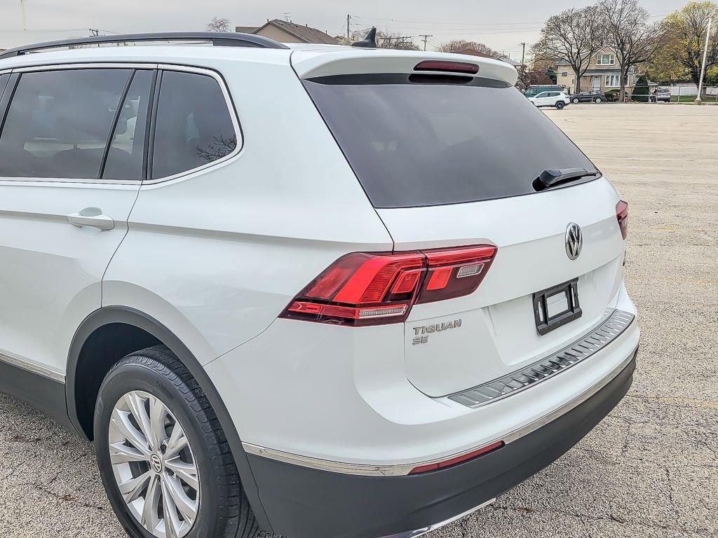 Used 2018 Volkswagen Tiguan SE w/ Panoramic Sunroof Package image 7