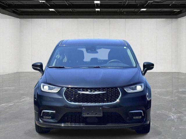 Certified 2023 Chrysler Pacifica Touring-L FWD image 2