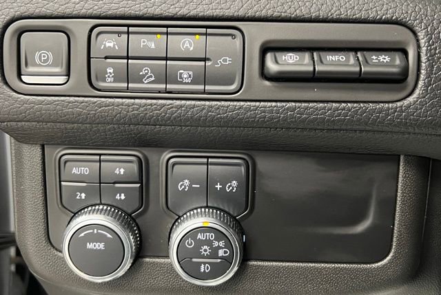 Used 2022 GMC Yukon XL Denali image 31