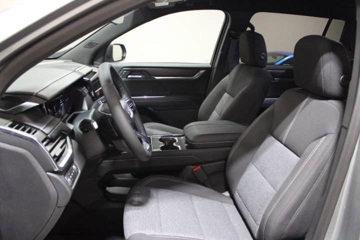 New 2026 GMC Acadia Elevation image 19