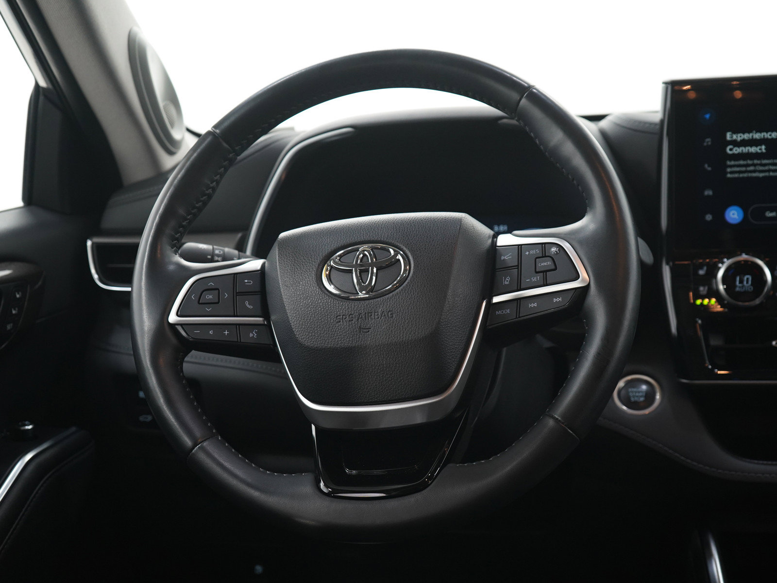 Used 2024 Toyota Highlander Limited AWD/4WD image 20