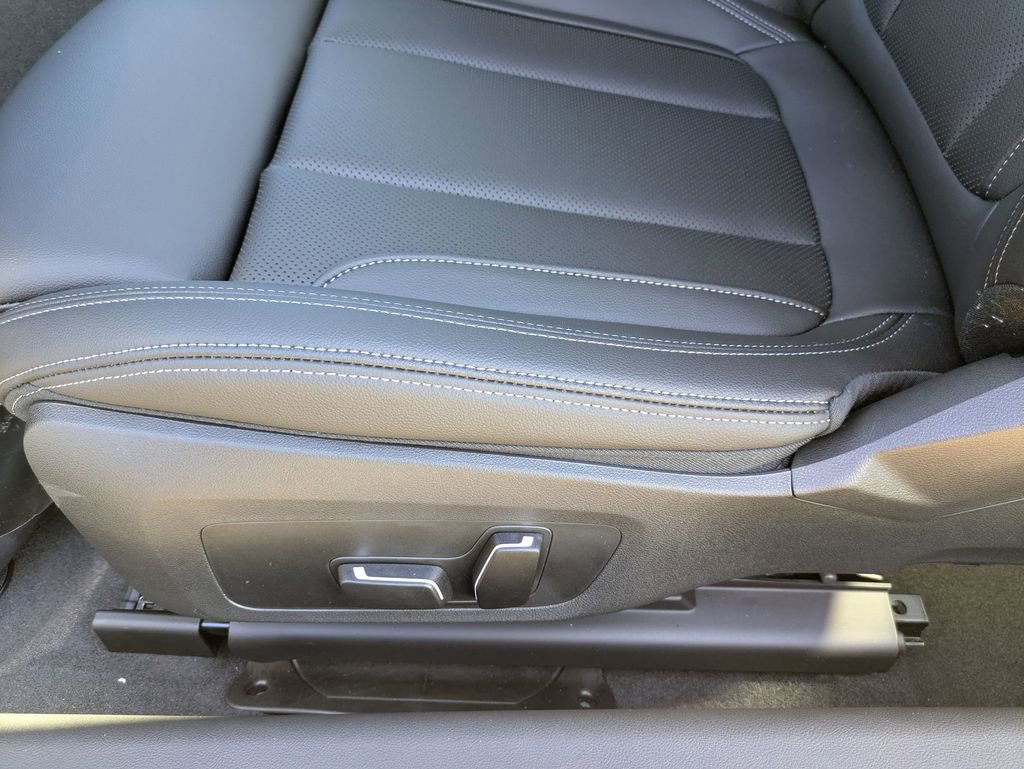 New 2025 BMW 230i xDrive Coupe w/ Convenience Package image 15