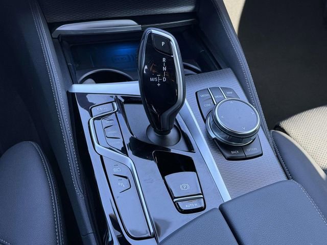 Used 2023 BMW 530e xDrive w/ Executive Package image 17