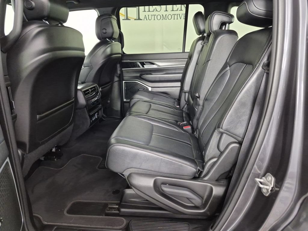 Used 2024 Jeep Wagoneer Series II w/ Flexible Seating Group RWD image 31
