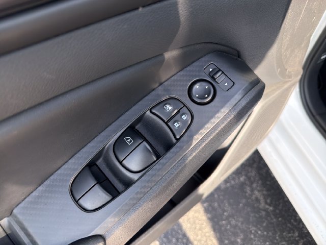 Used 2025 Nissan Altima 2.5 S FWD image 13