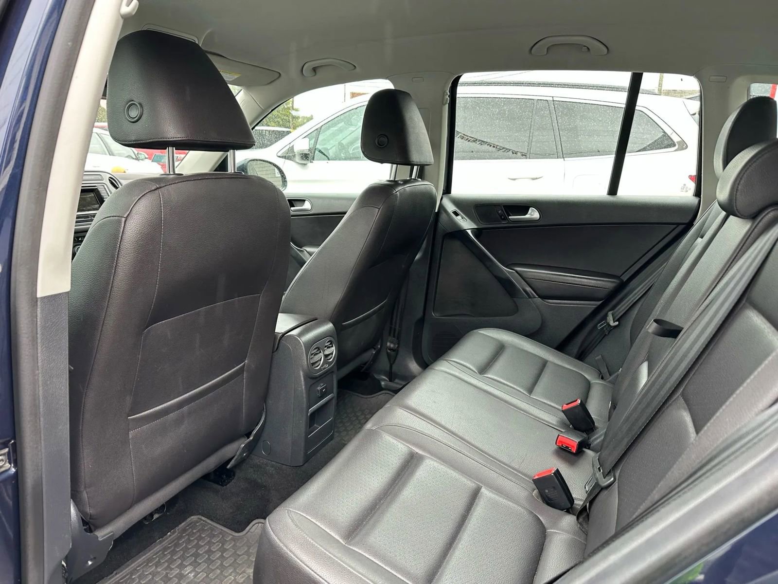 Used 2016 Volkswagen Tiguan S image 12