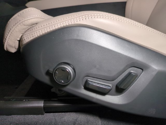 New 2026 Volvo XC90 B6 Ultra w/ Protection Package AWD/4WD image 14