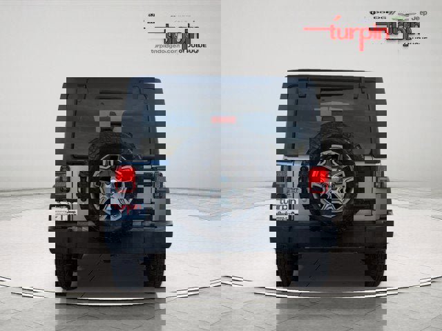 Used 2017 Jeep Wrangler Unlimited Rubicon w/ Cold Weather Group image 4