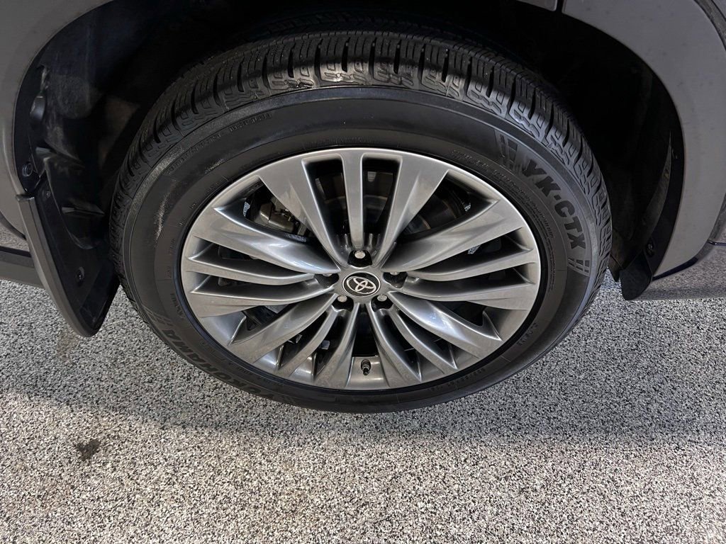 Certified 2020 Toyota Highlander Platinum image 9