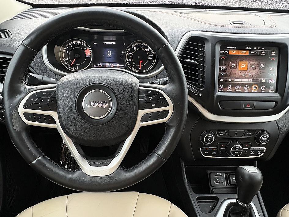 Used 2017 Jeep Cherokee Limited FWD image 14