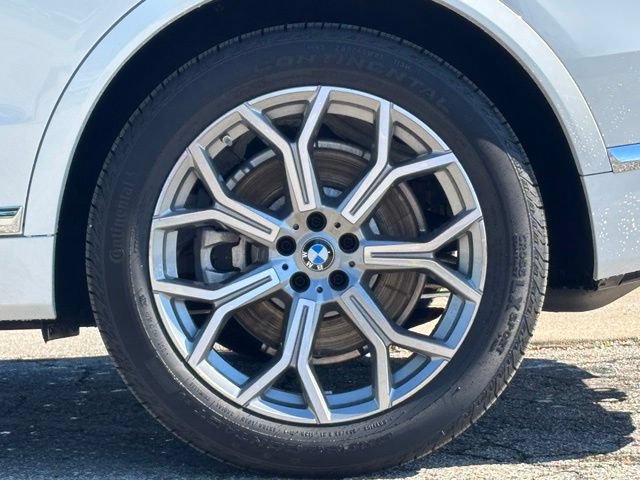 Certified 2026 BMW X7 xDrive40i AWD/4WD image 3