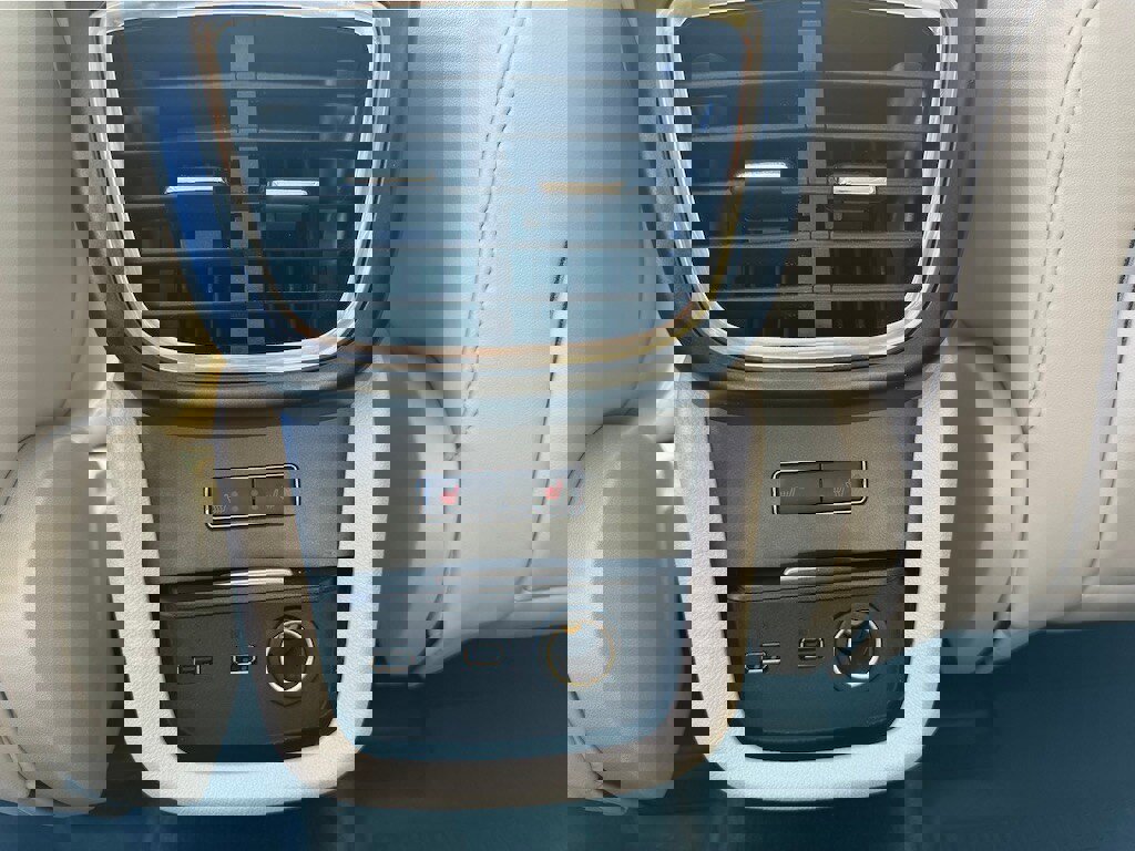 Used 2020 Lincoln Nautilus Reserve image 17