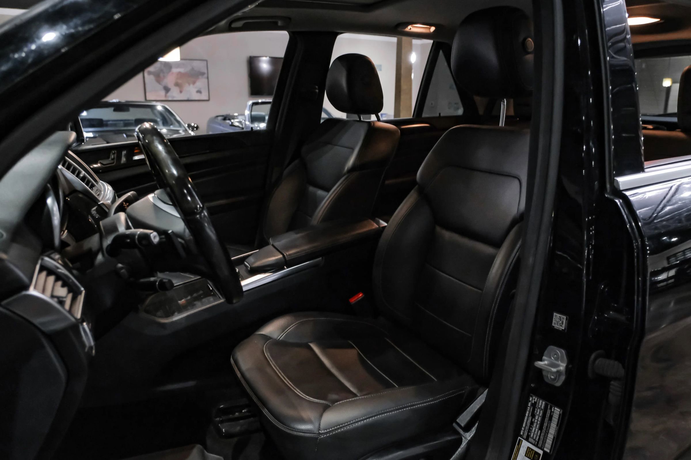 Used 2015 Mercedes-Benz ML 250 BlueTEC 4MATIC image 4