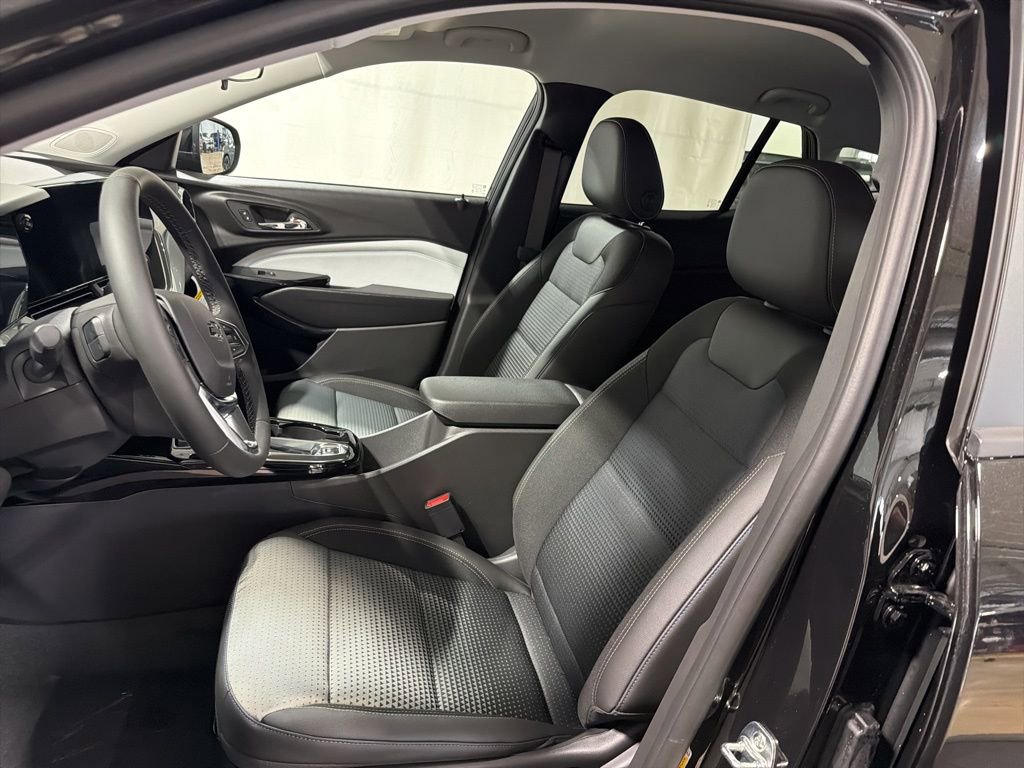 New 2026 Chevrolet Trax LT image 5