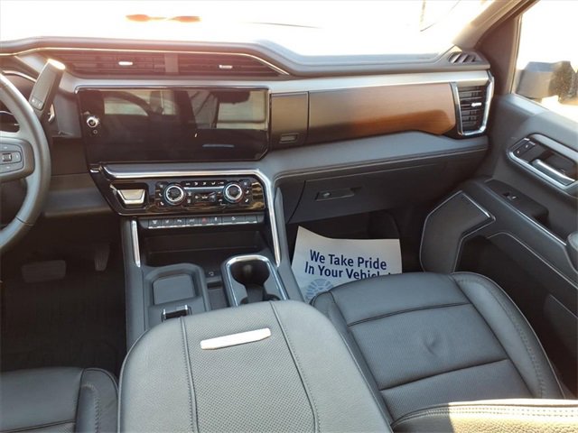 Used 2025 GMC Sierra 3500 Denali w/ Denali Reserve Package image 15