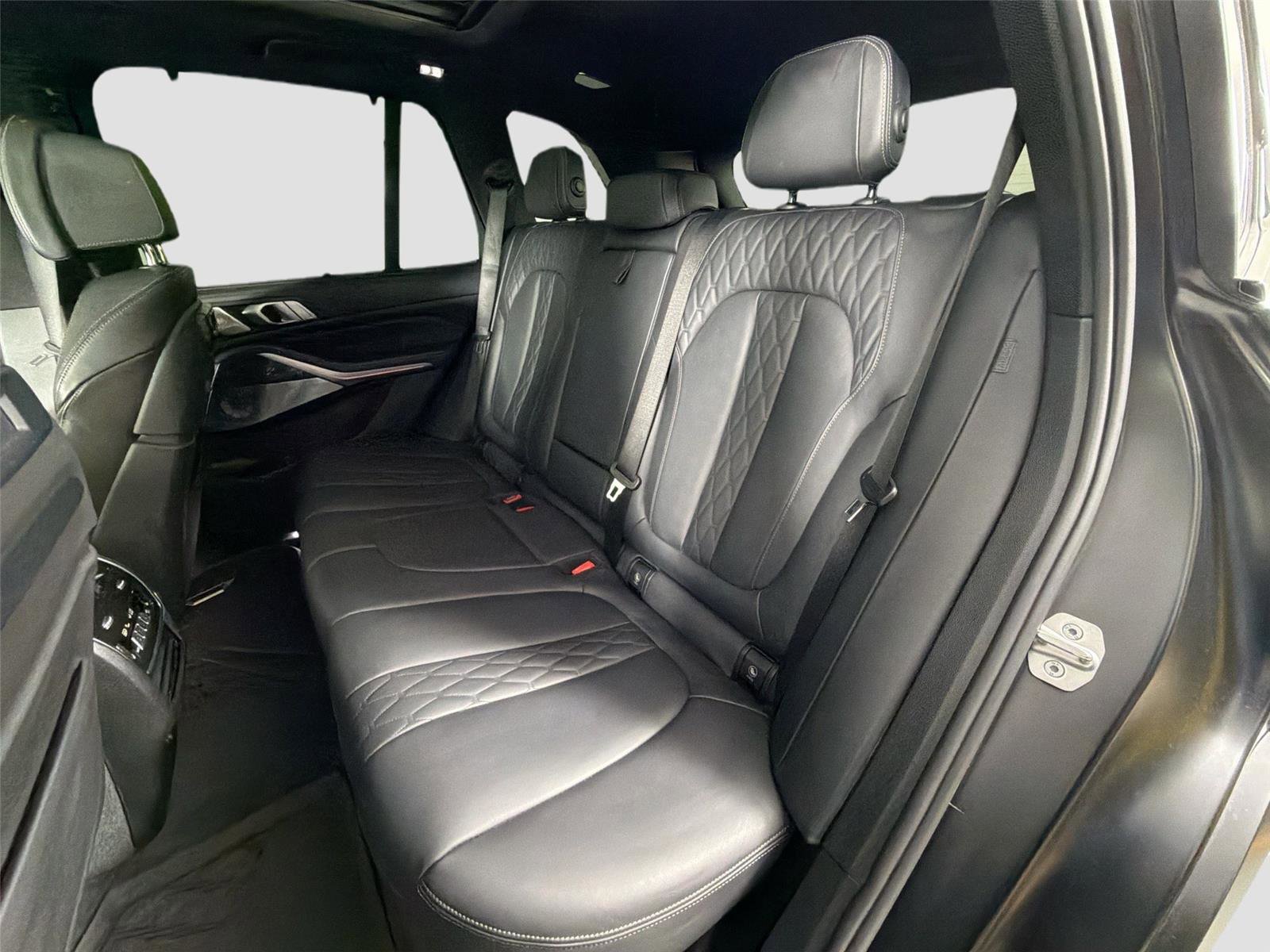 Used 2021 BMW X5 M50i w/ Executive Package AWD/4WD image 24