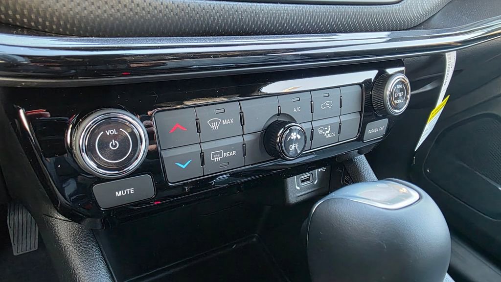 New 2026 Jeep Compass Latitude image 19