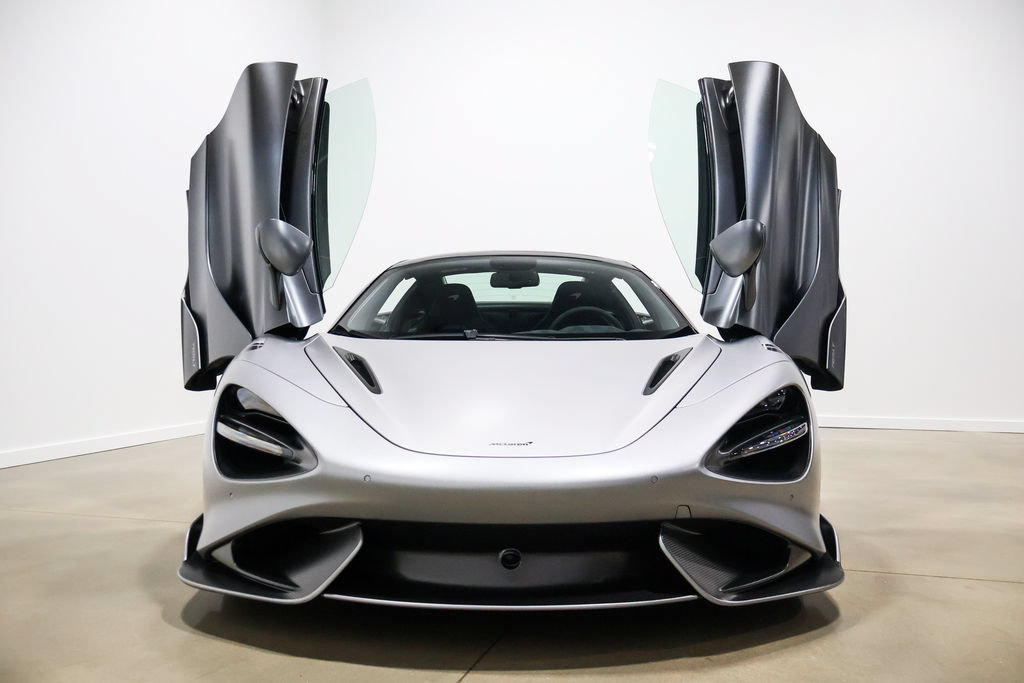 Used 2022 McLaren 765LT RWD image 17