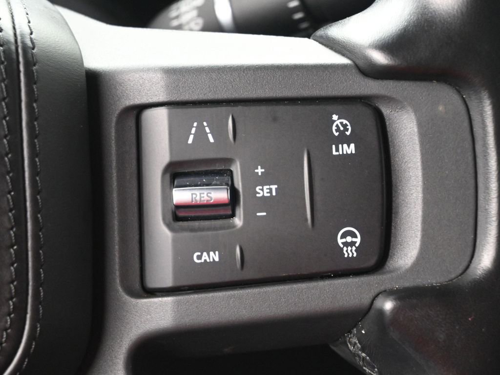 Used 2023 Land Rover Defender 130 X-Dynamic SE image 22