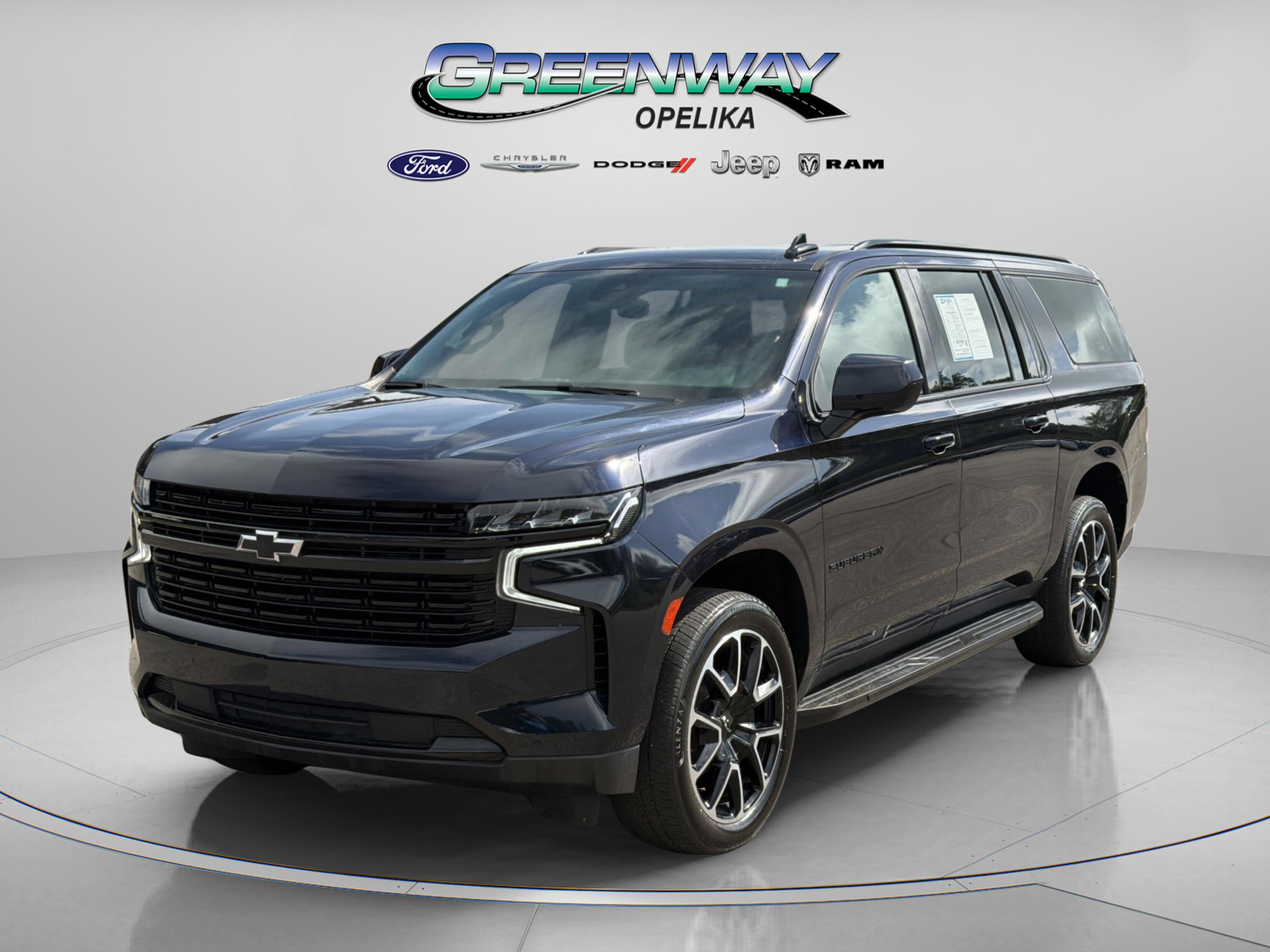 Used 2023 Chevrolet Suburban RST image 3