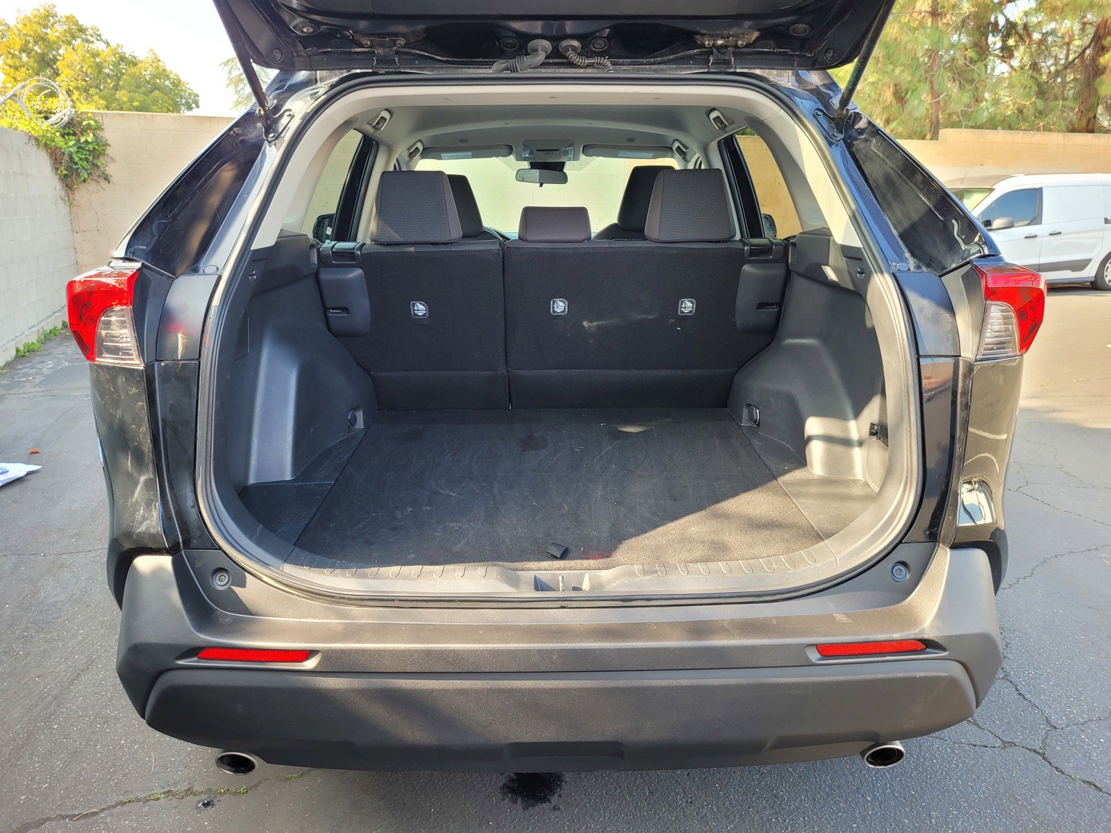 Used 2024 Toyota RAV4 LE image 27