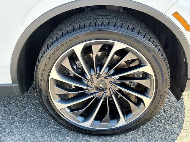 Used 2025 Lincoln Aviator Reserve image 12