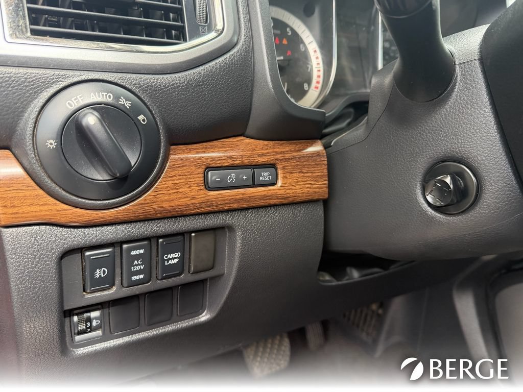 Used 2019 Nissan Titan Platinum Reserve AWD/4WD image 25