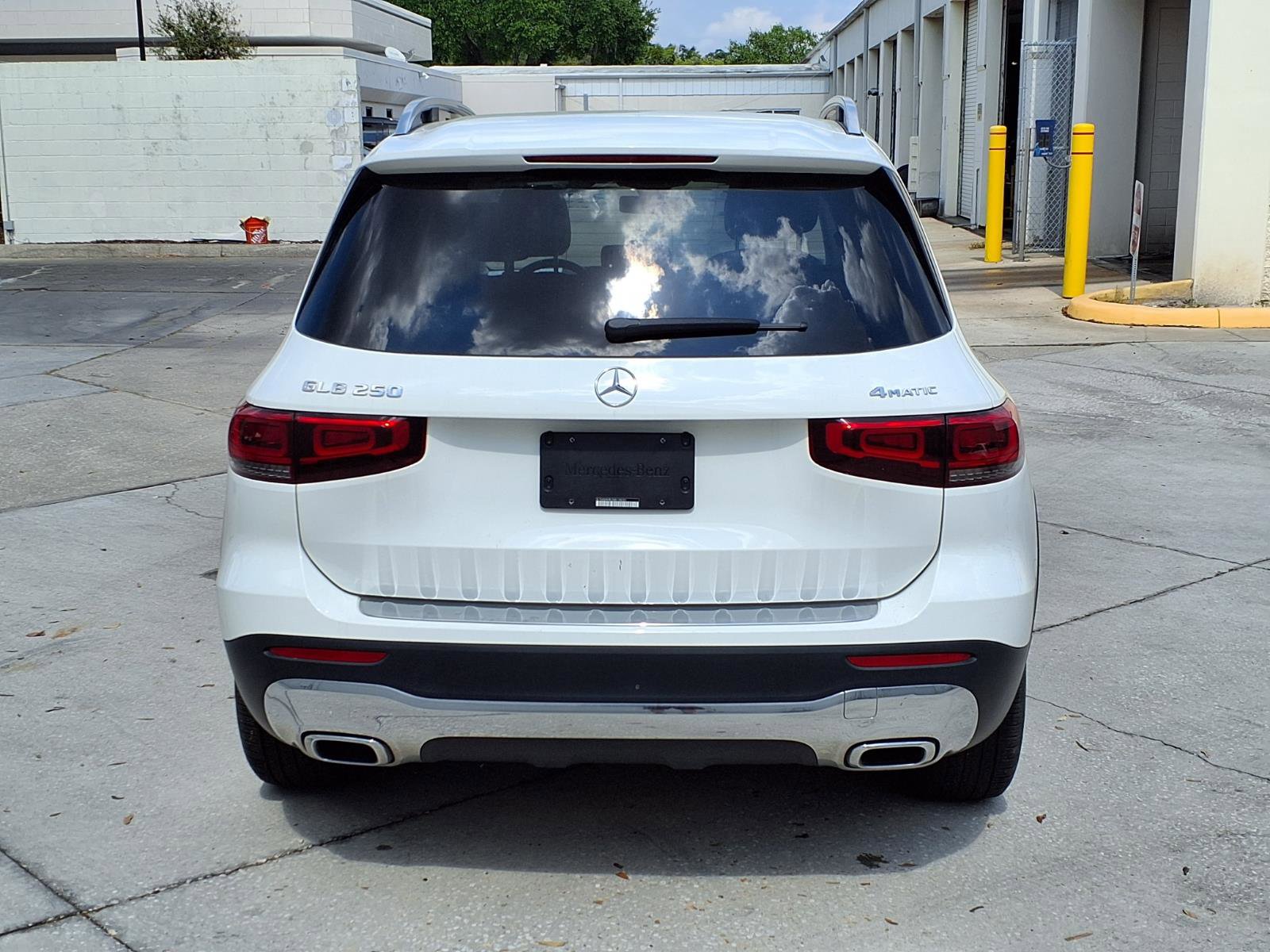 Used 2022 Mercedes-Benz GLB 250 4MATIC image 4