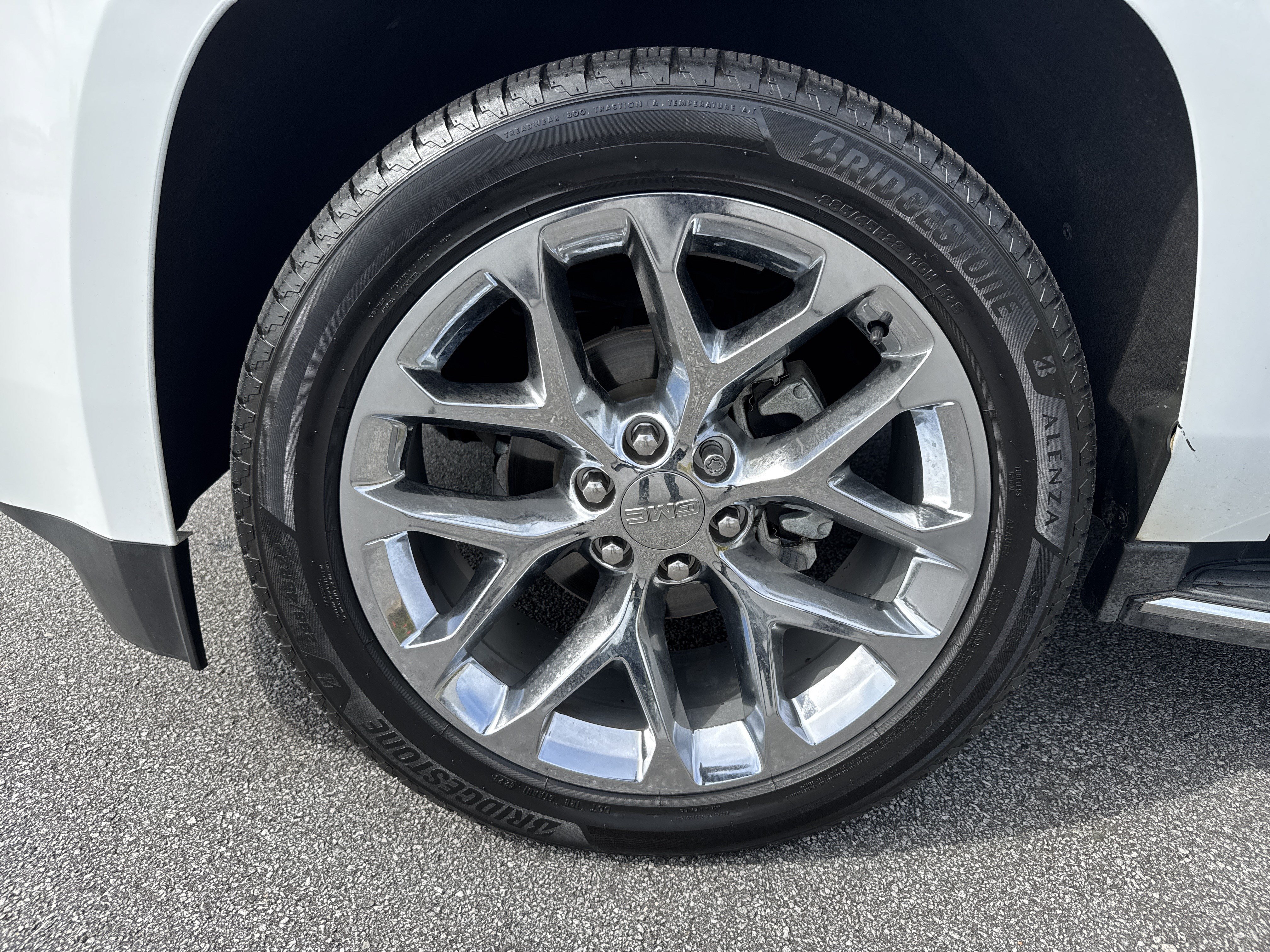 Used 2018 GMC Yukon XL Denali w/ Open Road Package AWD/4WD image 13