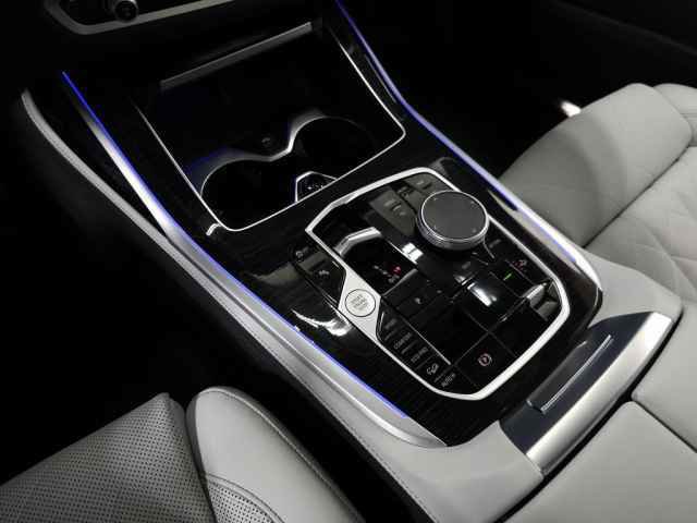 Used 2024 BMW X7 xDrive40i w/ M Sport Package image 37