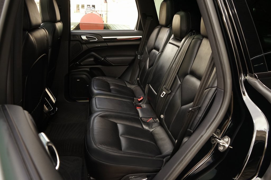 Used 2017 Porsche Cayenne S image 20