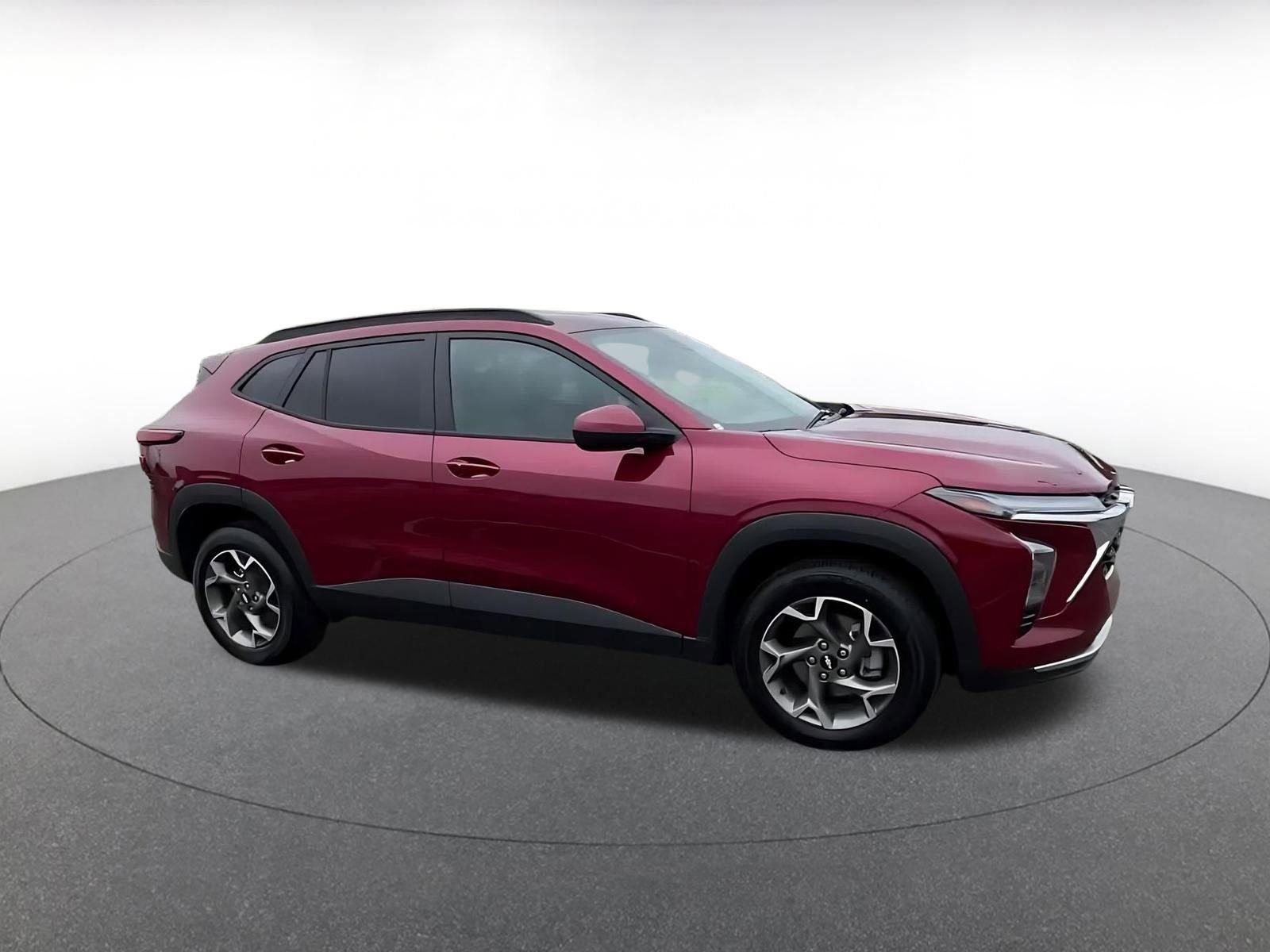 Used 2025 Chevrolet Trax LT w/ LT Convenience Package FWD image 2
