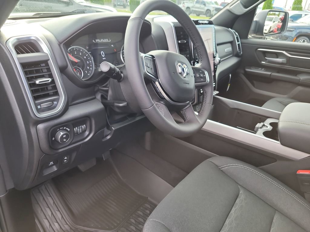 New 2026 RAM 1500 4x4 Crew Cab image 16