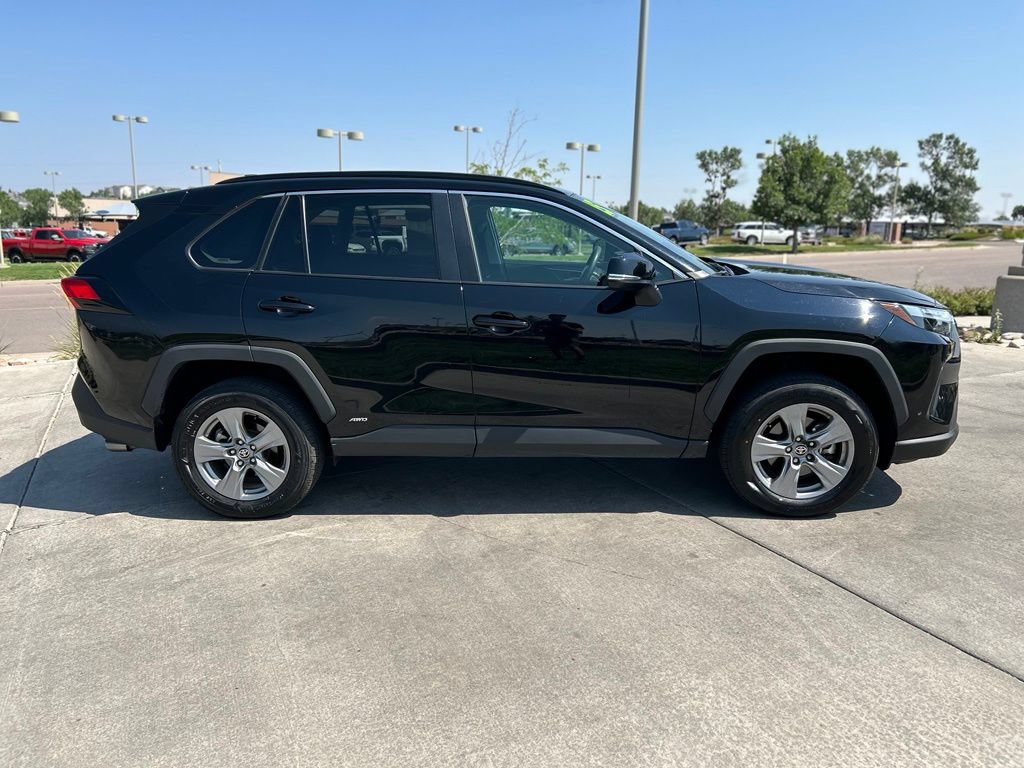Used 2025 Toyota RAV4 XLE AWD/4WD image 9