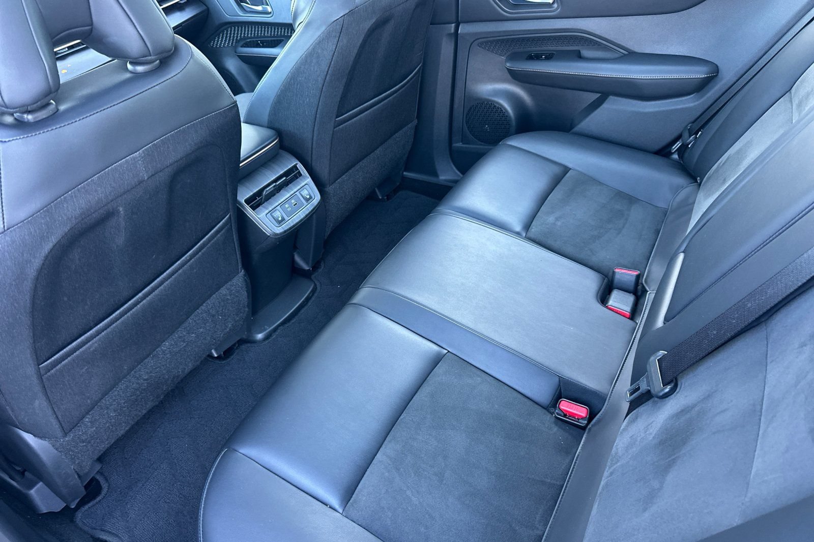 Certified 2024 Nissan Ariya FWD image 13