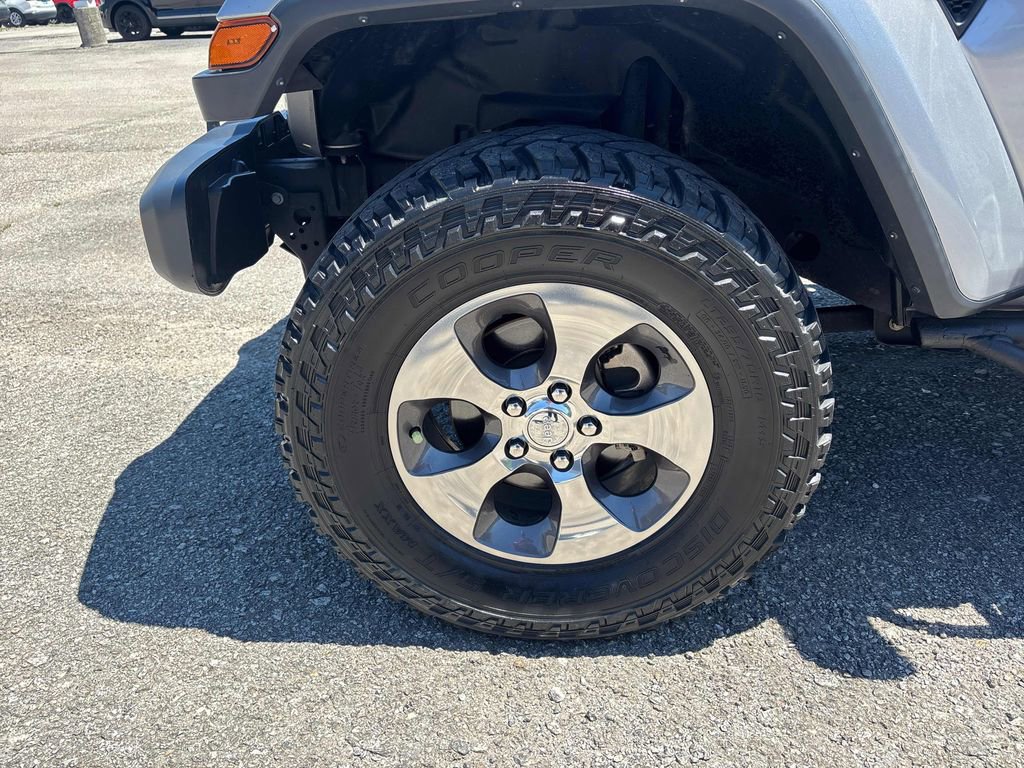 Used 2020 Jeep Gladiator Overland AWD/4WD image 32