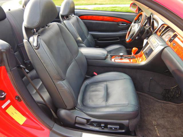 Used 2004 Lexus SC 430 Convertible image 36