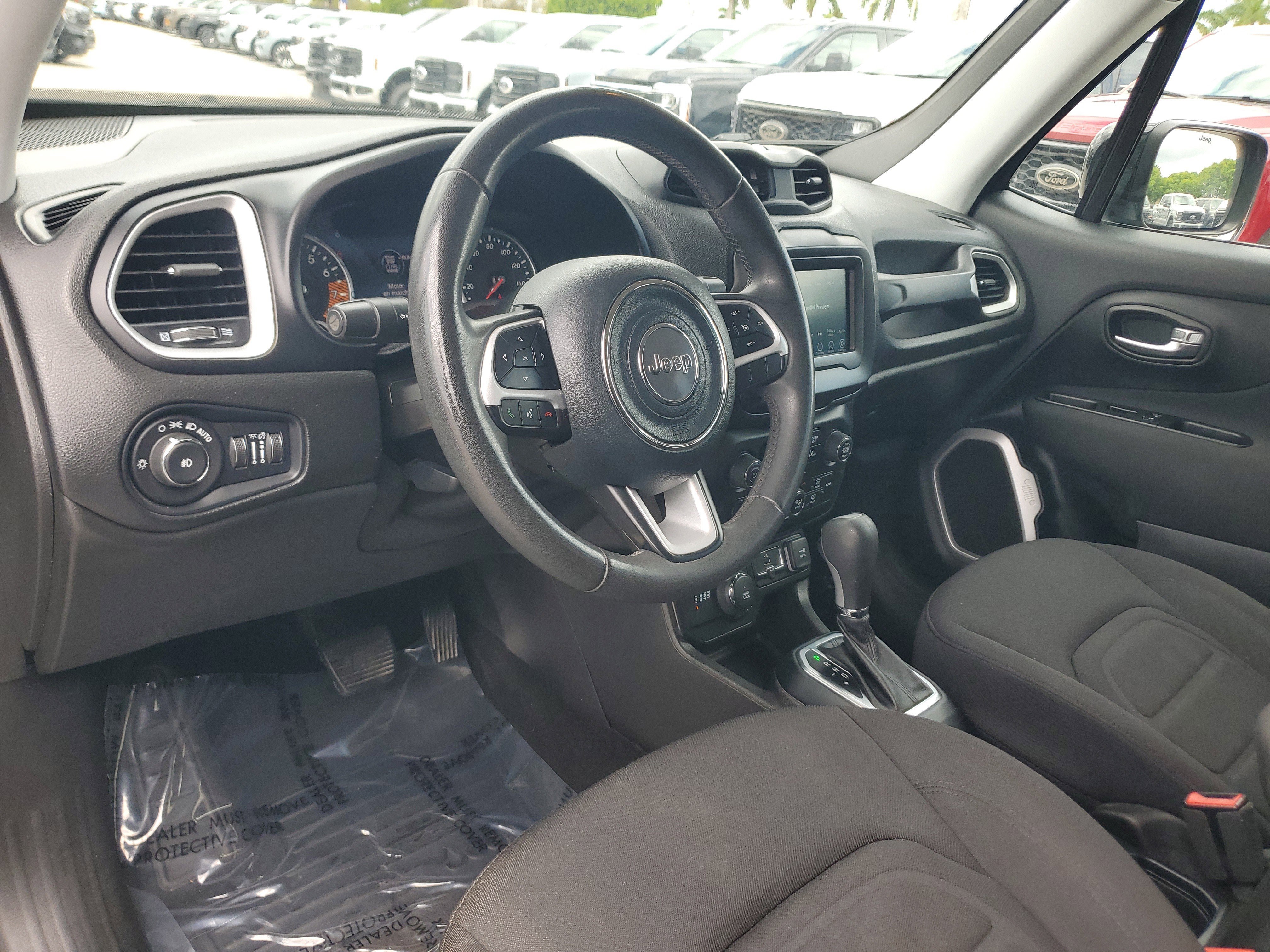 Used 2021 Jeep Renegade Latitude AWD/4WD image 7