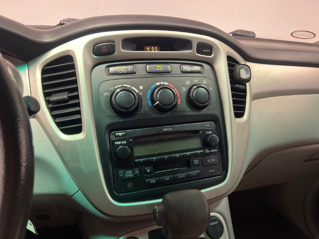 Used 2005 Toyota Highlander 2WD w/ Towing Prep Pkg image 16