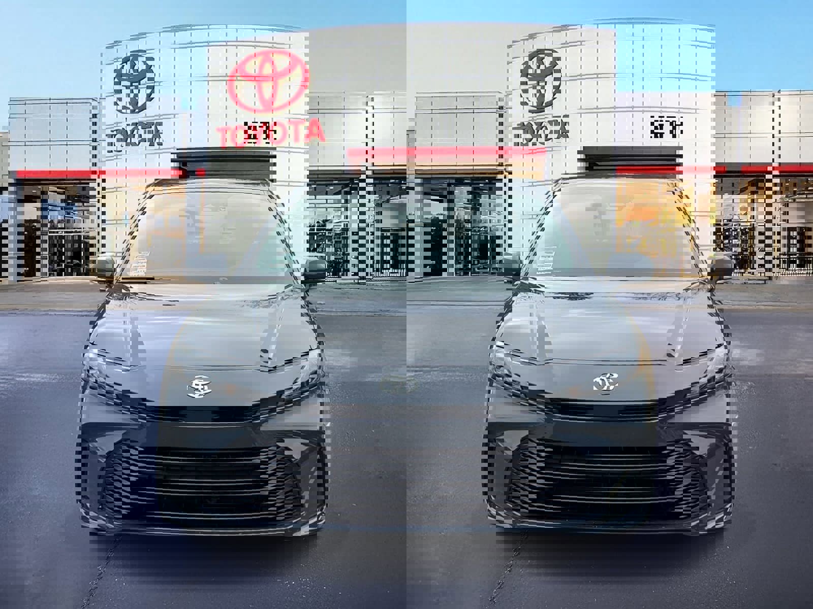 Used 2025 Toyota Camry LE image 2