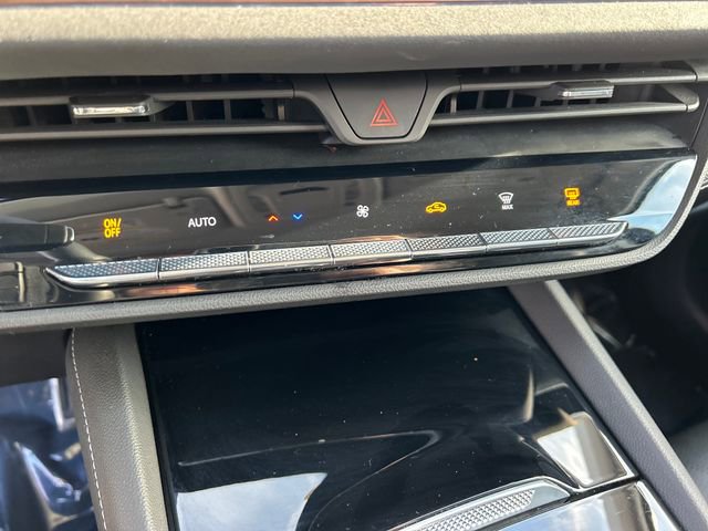 Used 2024 Buick Envision Sport Touring image 21