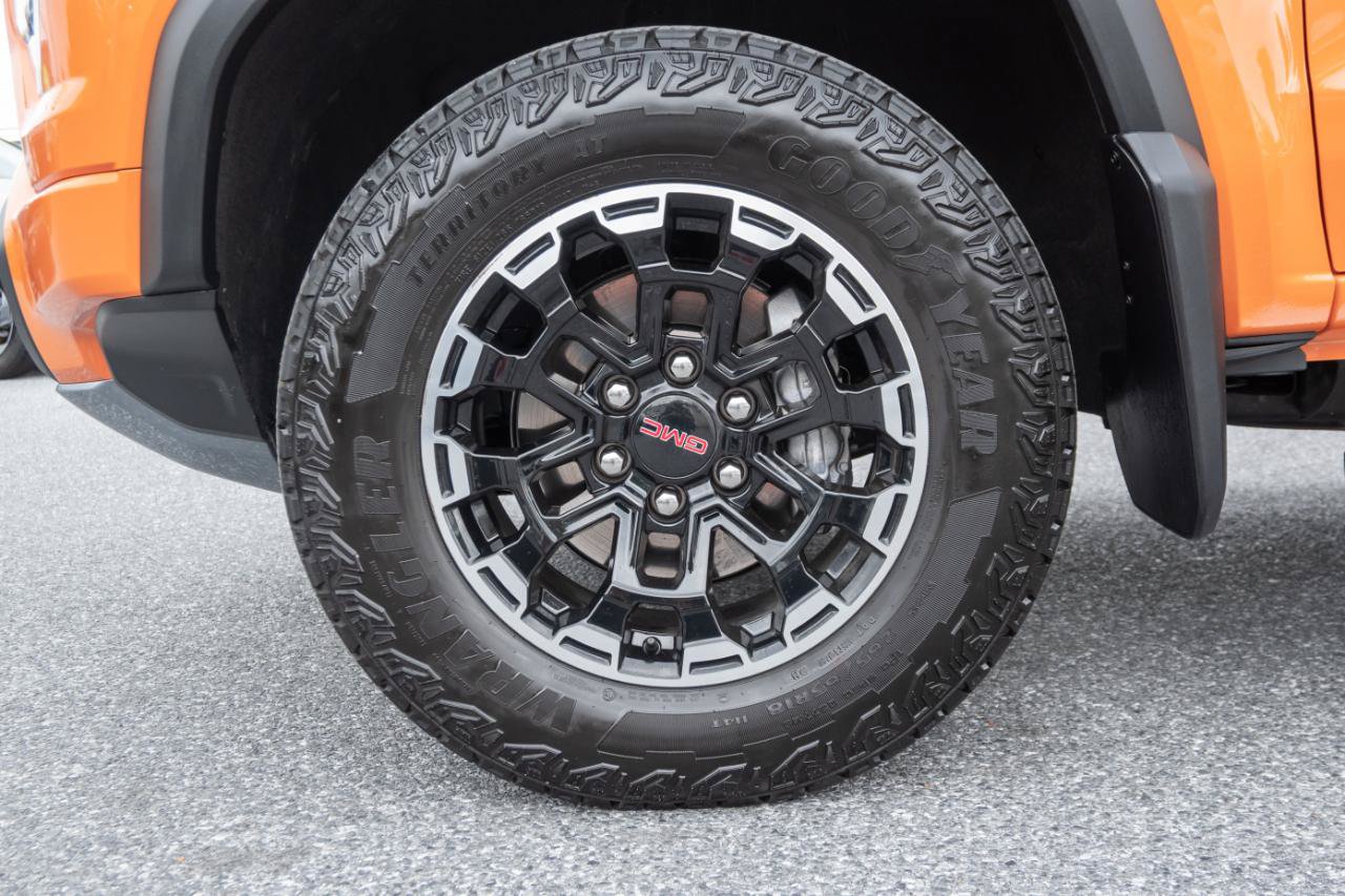 Used 2026 GMC Canyon AT4 w/ AT4 Premium Package AWD/4WD image 18