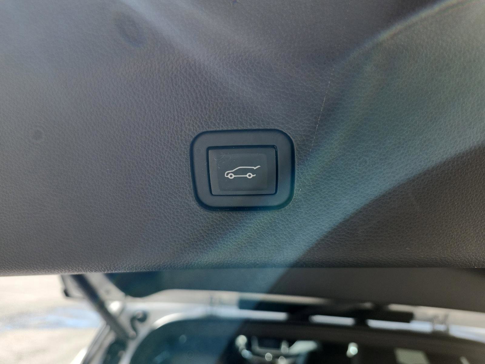Certified 2024 Buick Enclave Essence w/ Experience Buick Package FWD image 11