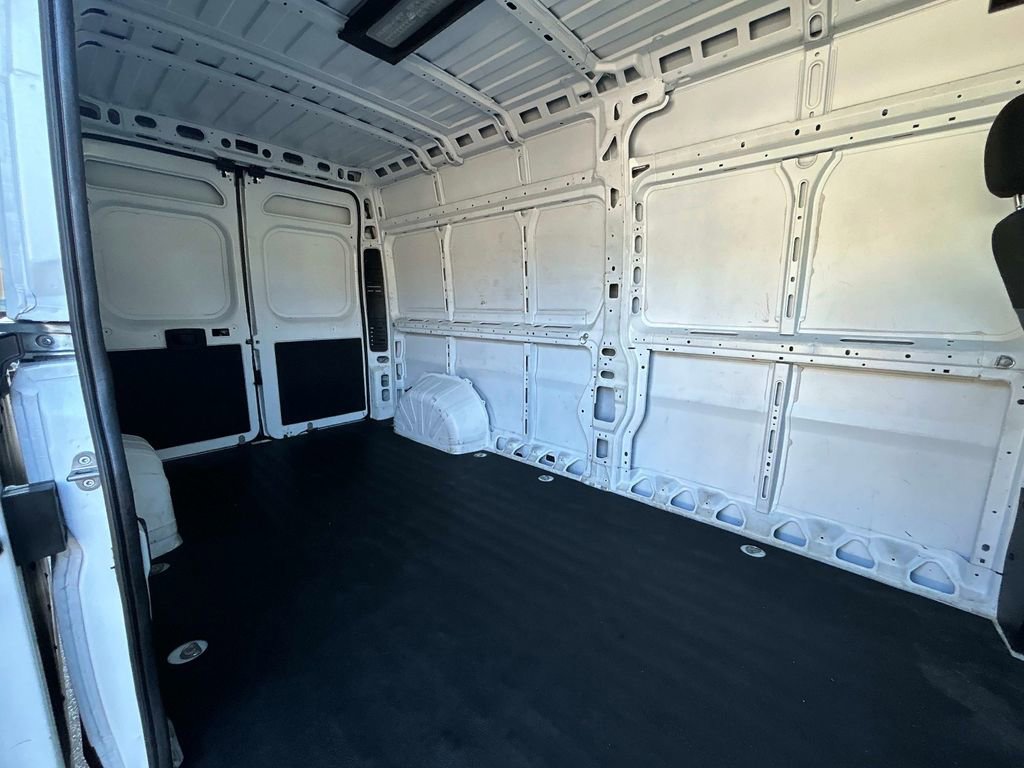Used 2023 RAM ProMaster 2500 image 17