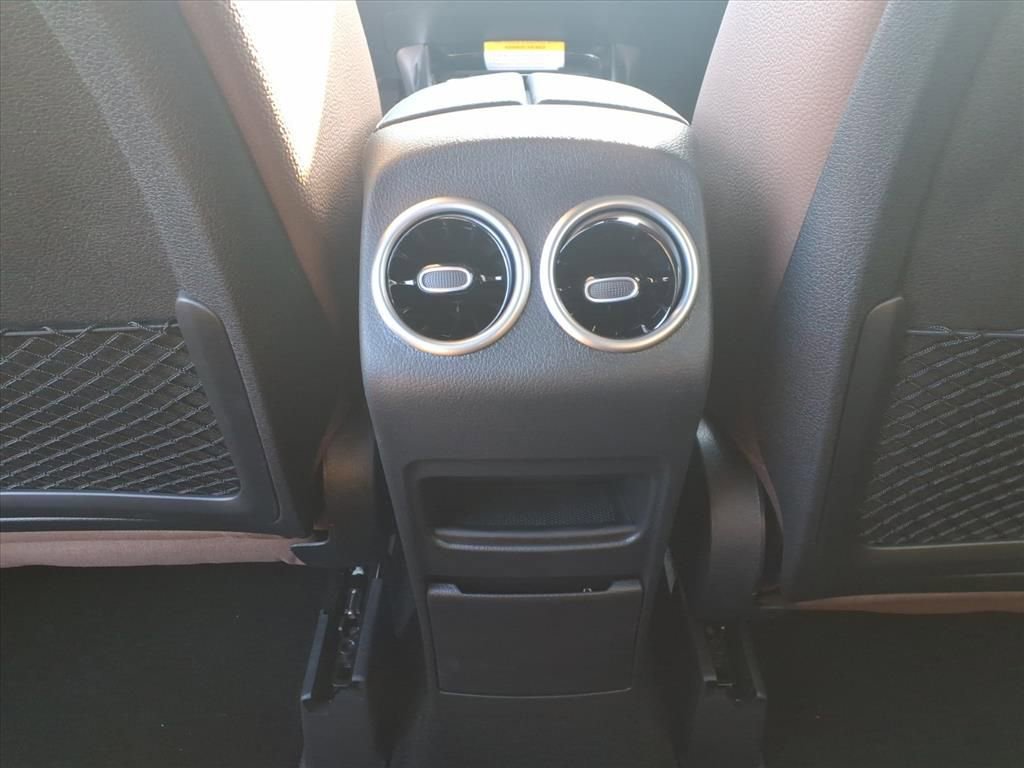 New 2026 Mercedes-Benz GLB 35 AMG 4MATIC image 27